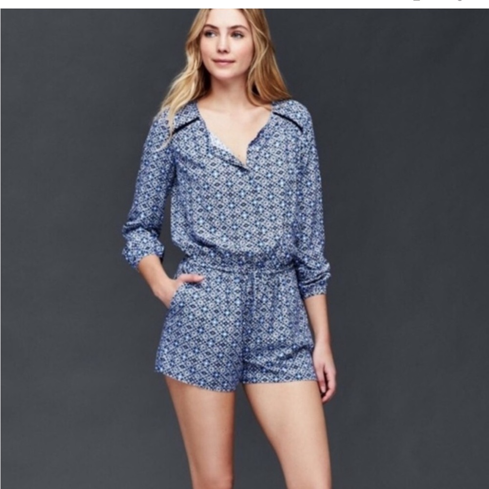 GAP Blue Patterned Long Sleeve Romper size small Tall